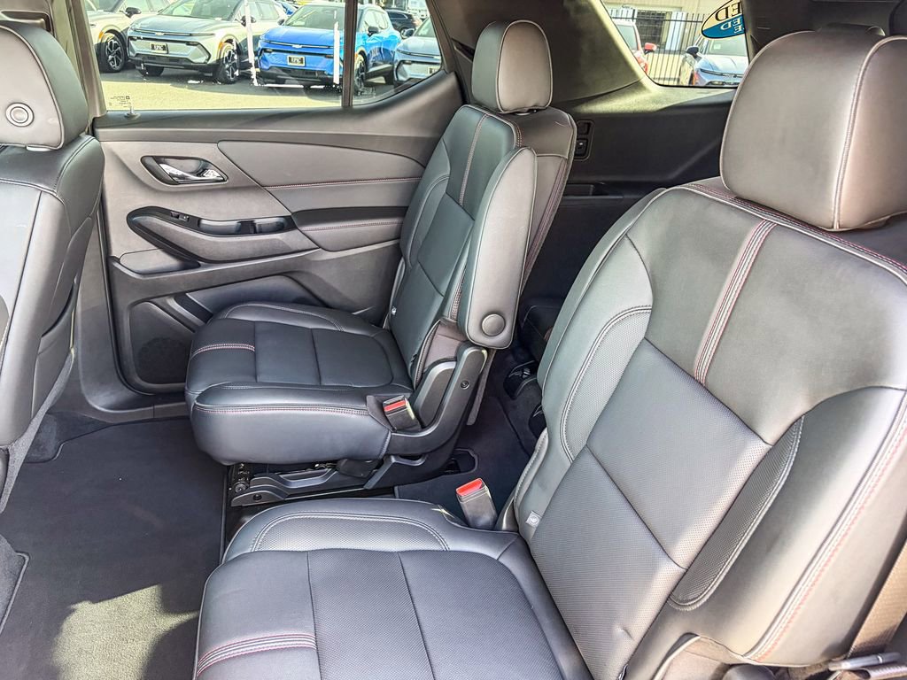 Certified 2023 Chevrolet Traverse RS image 42