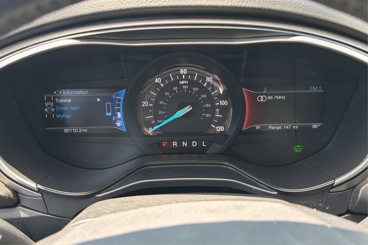 Used 2019 Ford Fusion SEL FWD image 17