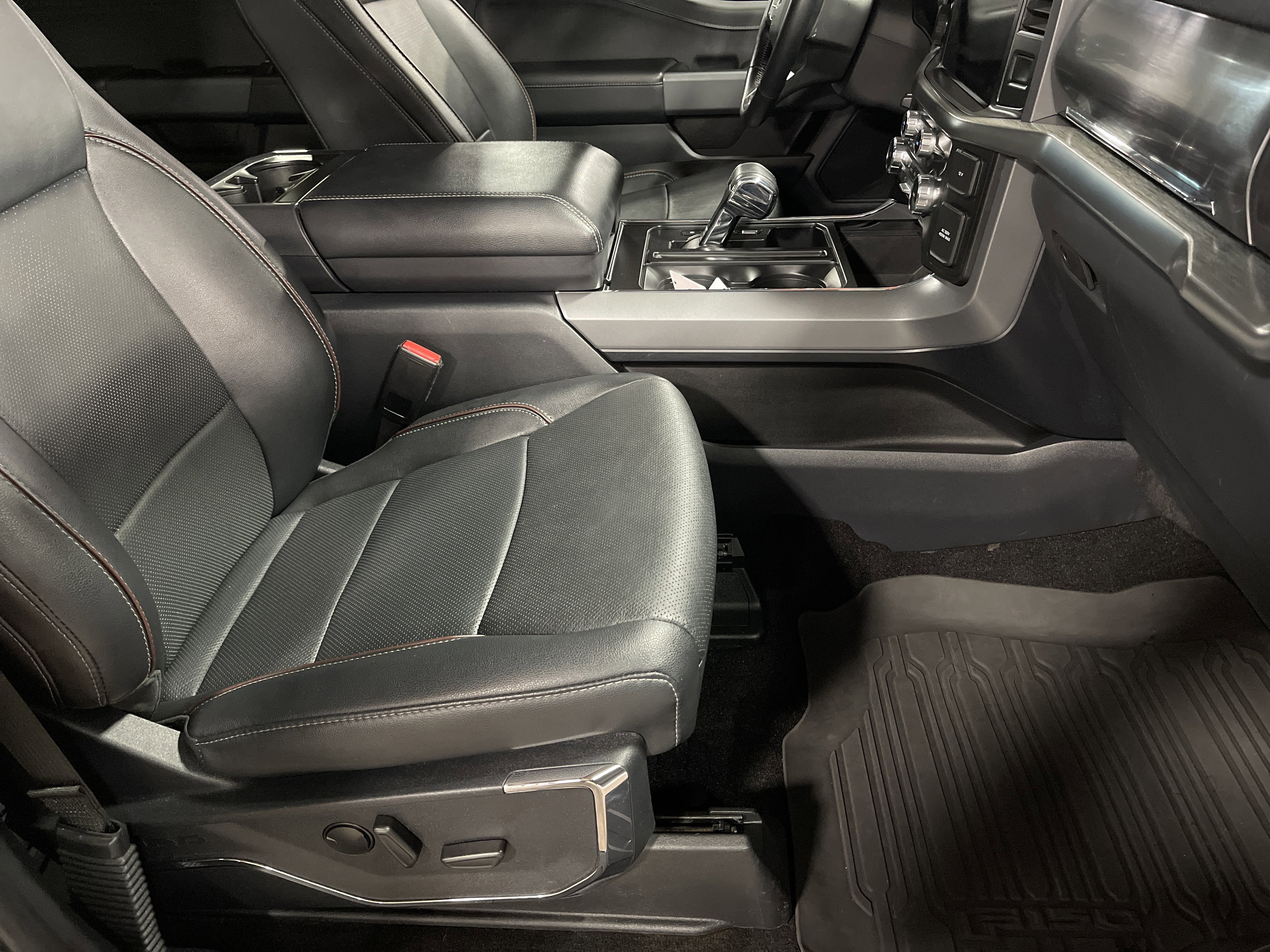 Used 2022 Ford F150 Lariat w/ Bed Utility Package image 15