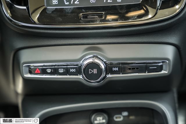 New 2026 Volvo XC40 B5 Plus w/ Climate Package AWD/4WD image 24