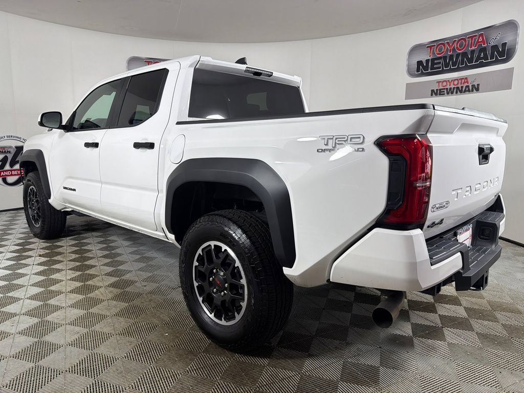 Used 2025 Toyota Tacoma TRD Off-Road AWD/4WD image 5