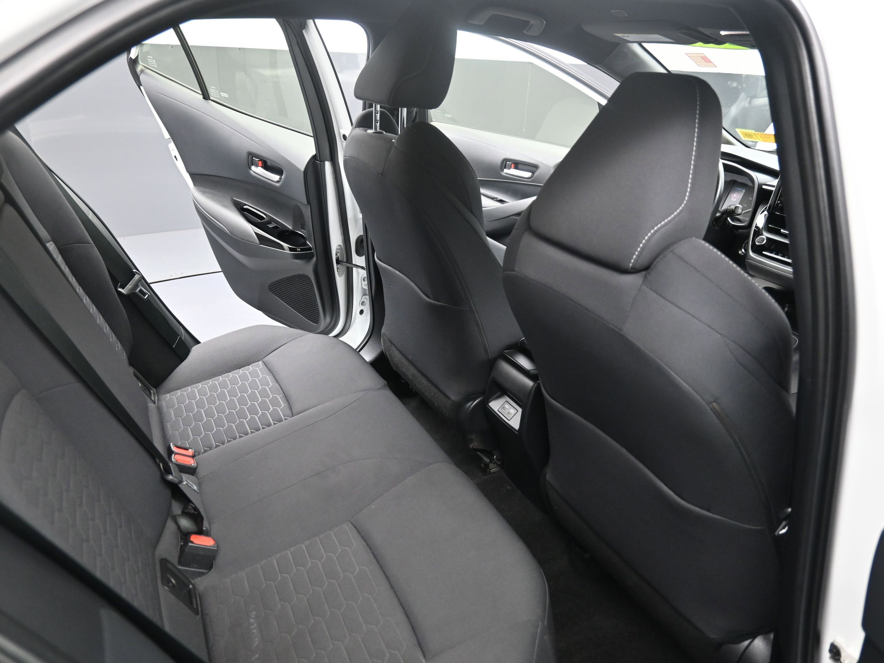 Used 2023 Toyota Corolla SE image 33