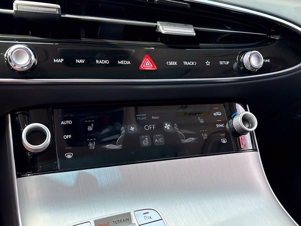 New 2027 Genesis GV70 2.5T Advanced AWD/4WD image 18