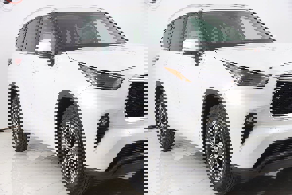 Used 2023 Toyota Highlander XLE image 40