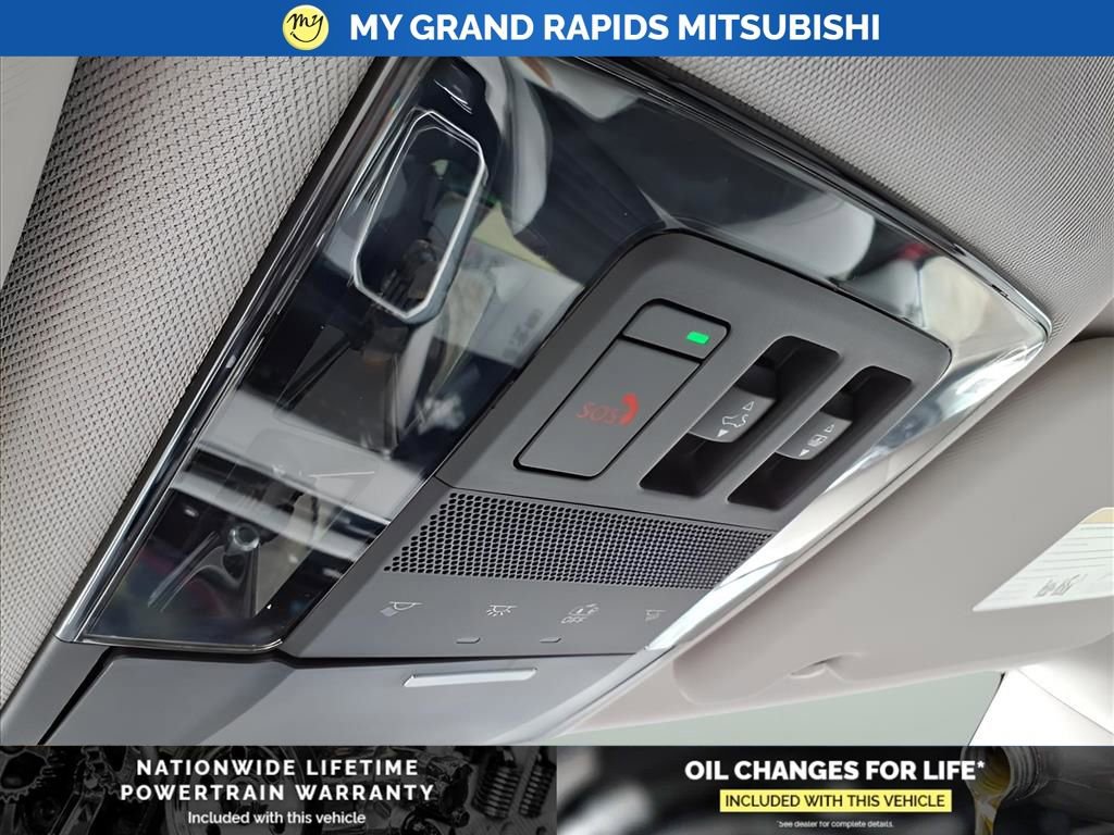 New 2025 Mitsubishi Outlander SE image 24