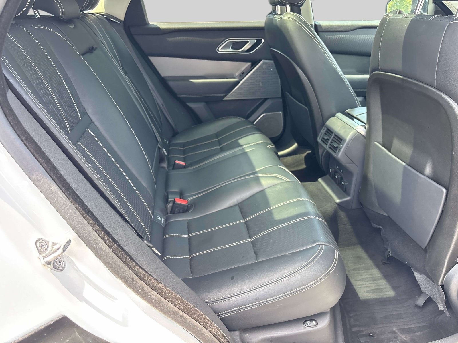 Used 2018 Land Rover Range Rover Velar S AWD/4WD image 14