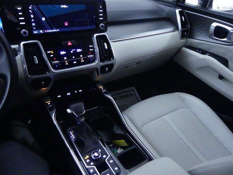 Used 2023 Kia Sorento SX image 16