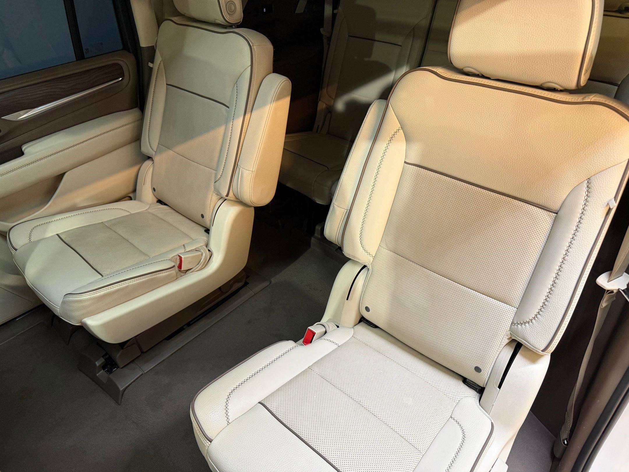 Used 2023 GMC Yukon XL Denali image 38