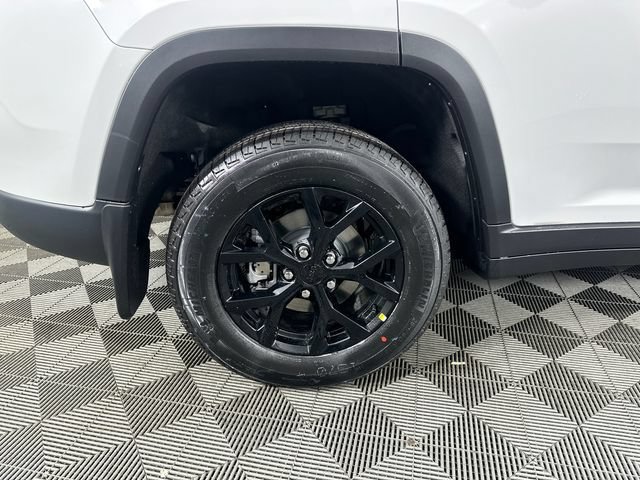 New 2026 Jeep Grand Cherokee Altitude AWD/4WD image 5