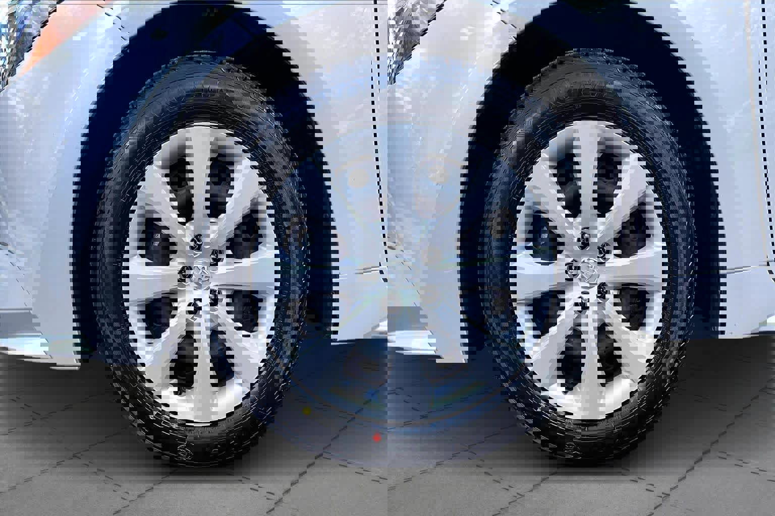 Used 2023 Toyota Corolla LE image 11