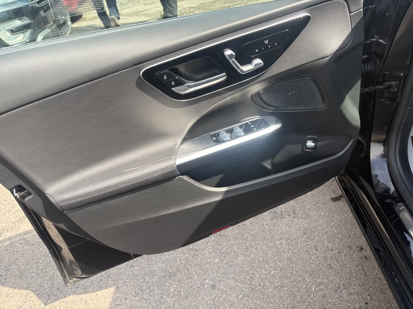 Used 2025 Mercedes-Benz C 300 4MATIC Sedan image 9