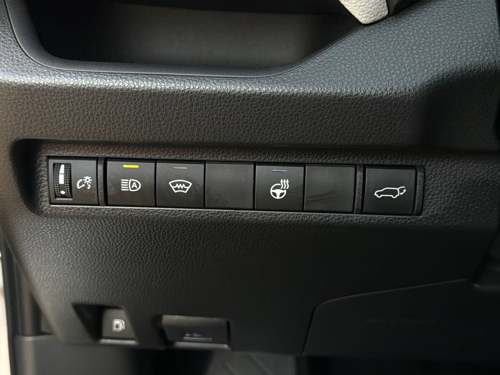Used 2025 Toyota RAV4 XLE w/ Convenience Package AWD/4WD image 24