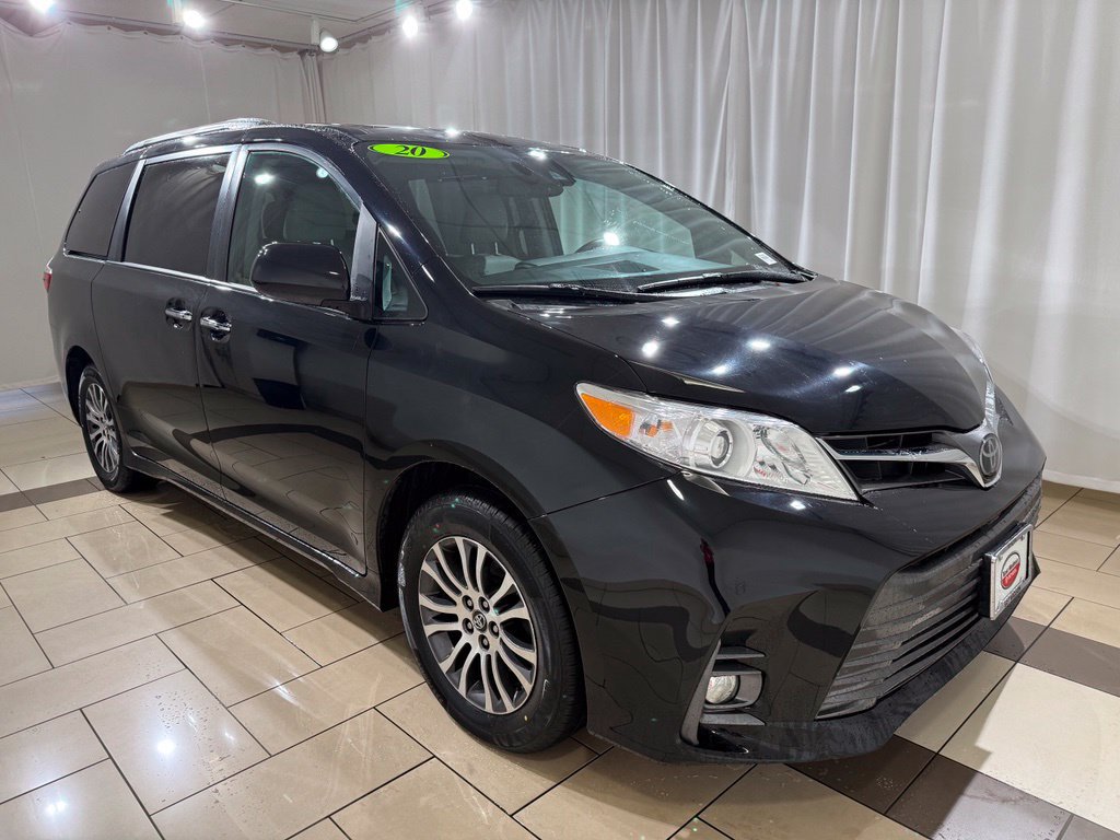 Used 2020 Toyota Sienna XLE w/ Carpet Mat Package FWD image 7