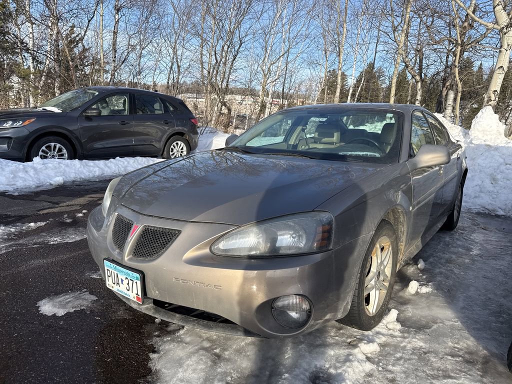Used 2006 Pontiac Grand Prix GT w/ Premium Package image 2