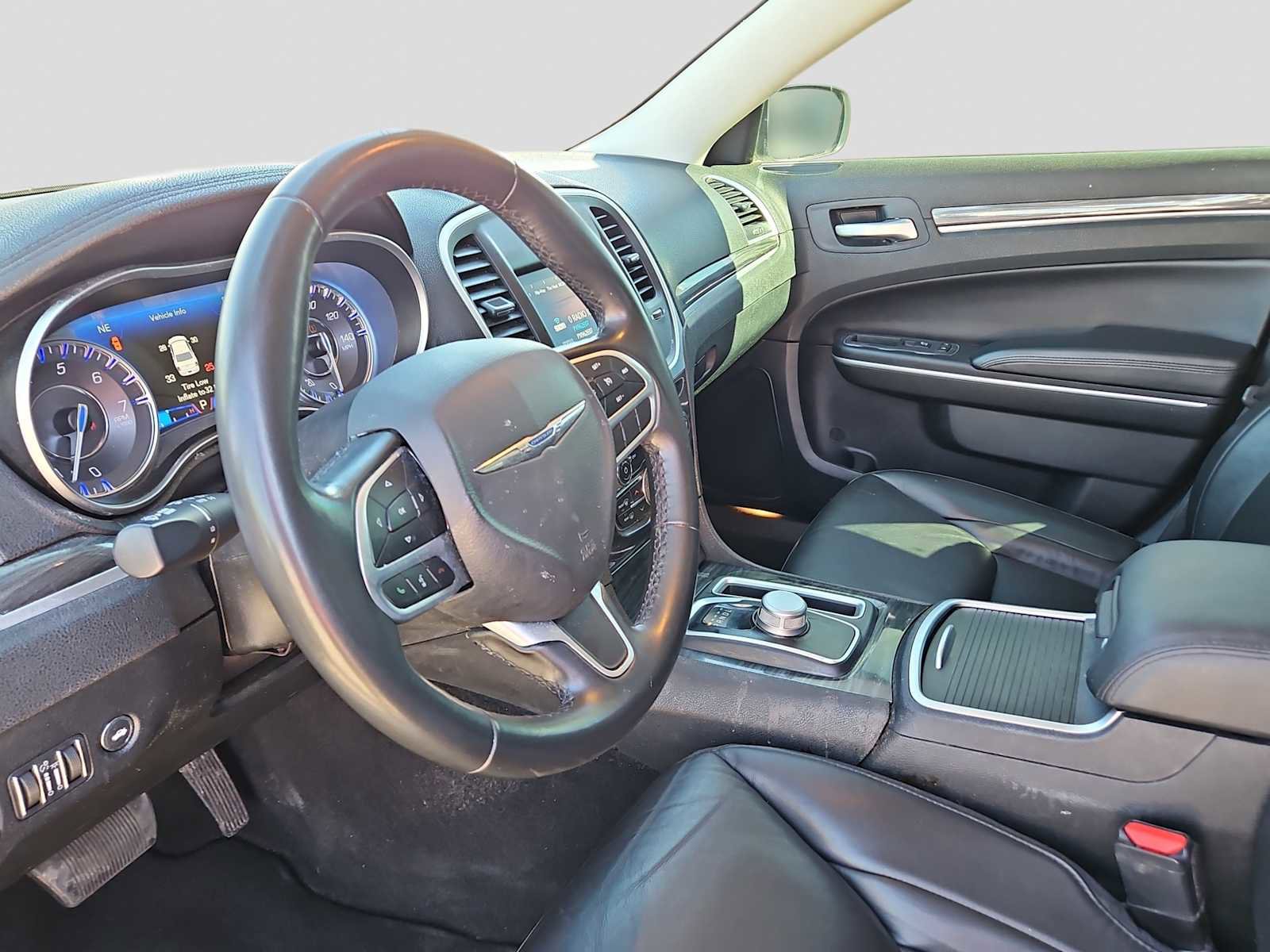 Used 2022 Chrysler 300 Touring L image 10