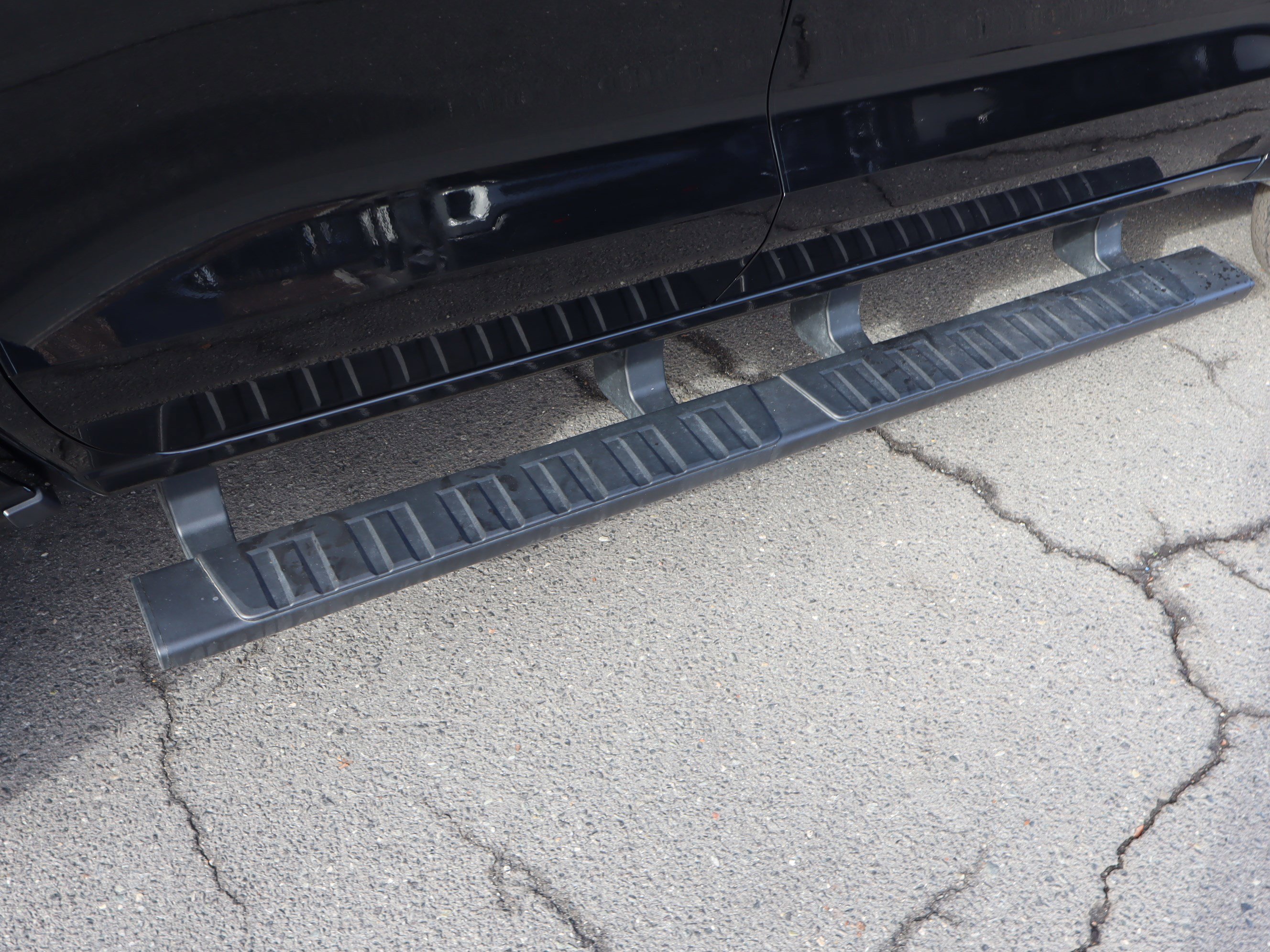 Certified 2025 Chevrolet Colorado Z71 w/ Midnight Edition image 12