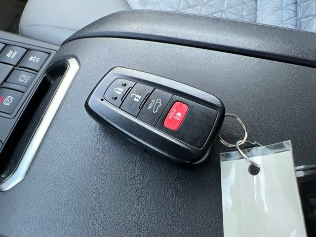 Used 2023 Toyota Highlander Bronze Edition AWD/4WD image 14