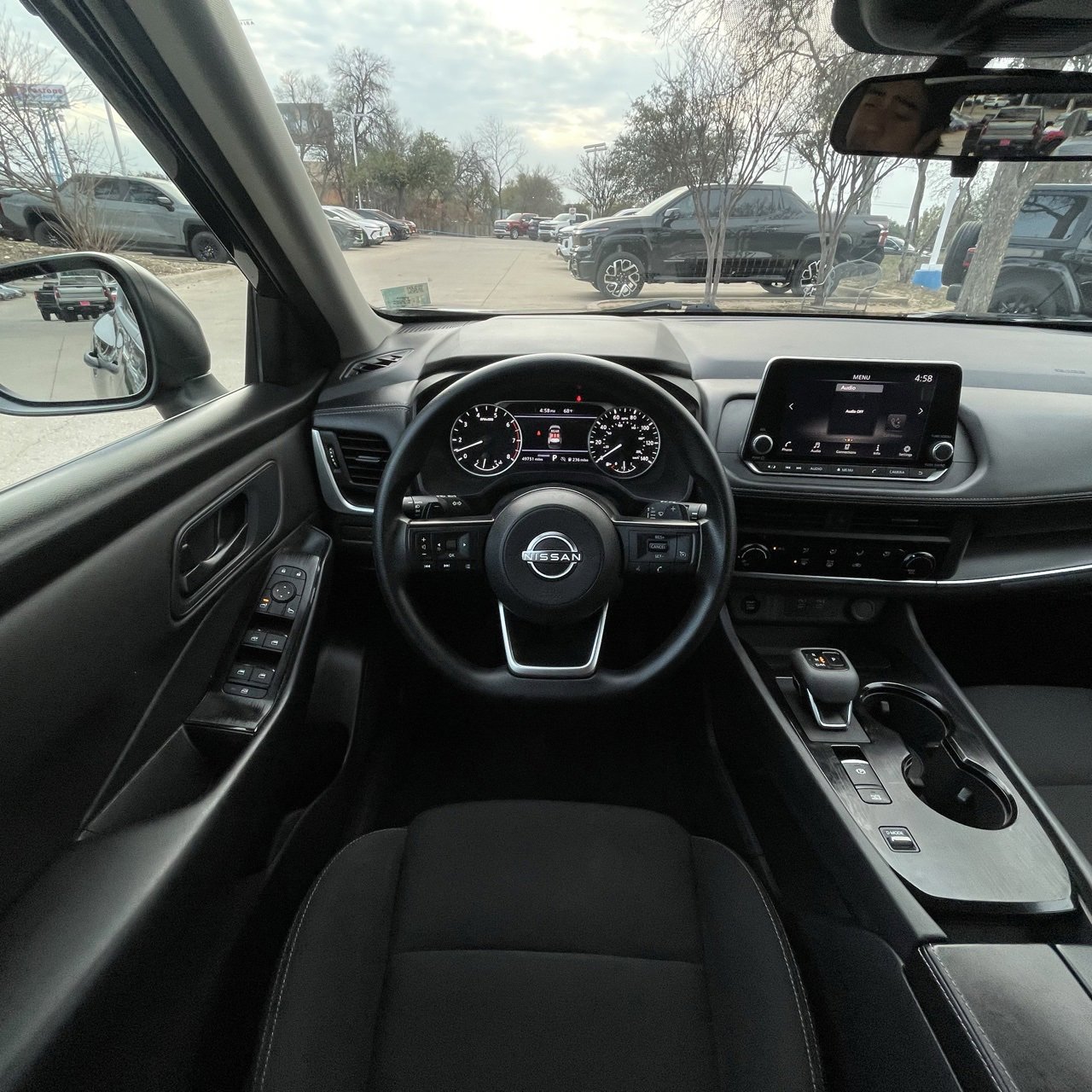 Used 2024 Nissan Rogue S image 11