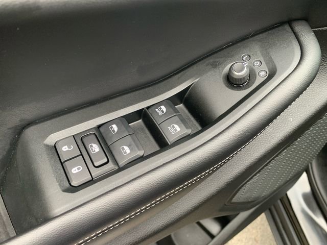 Used 2024 Jeep Grand Cherokee Altitude AWD/4WD image 17