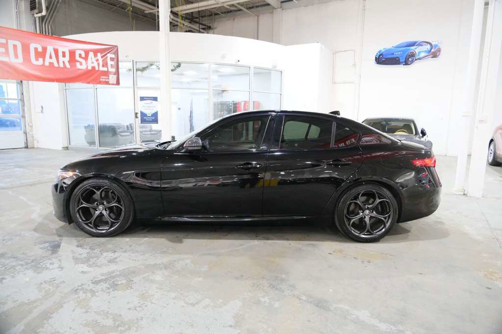 Used 2018 Alfa Romeo Giulia Ti w/ Nero Edizione RWD image 6