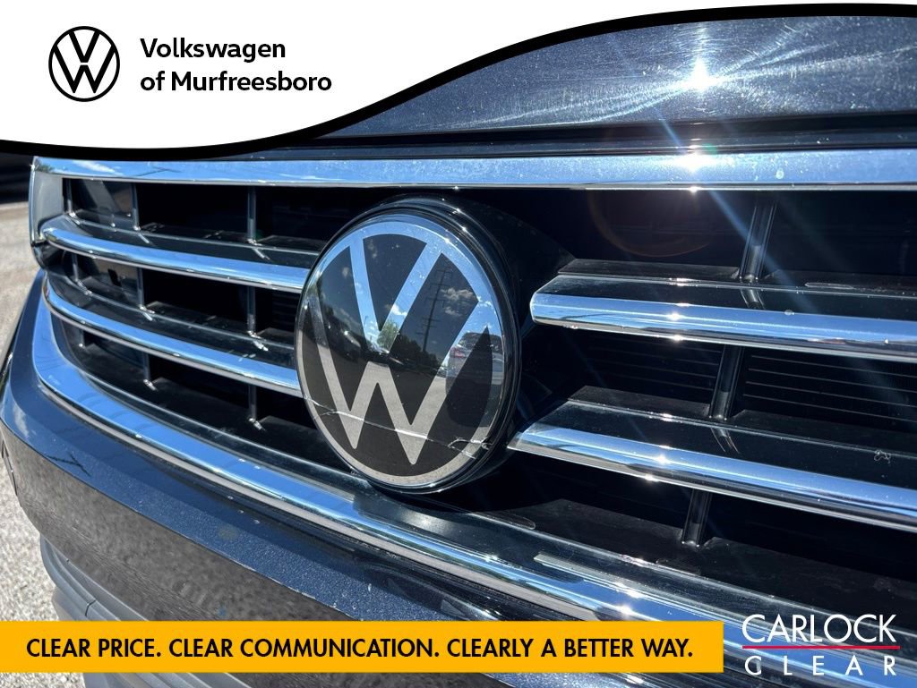 Used 2023 Volkswagen Tiguan SE w/ Panoramic Sunroof Package FWD image 11
