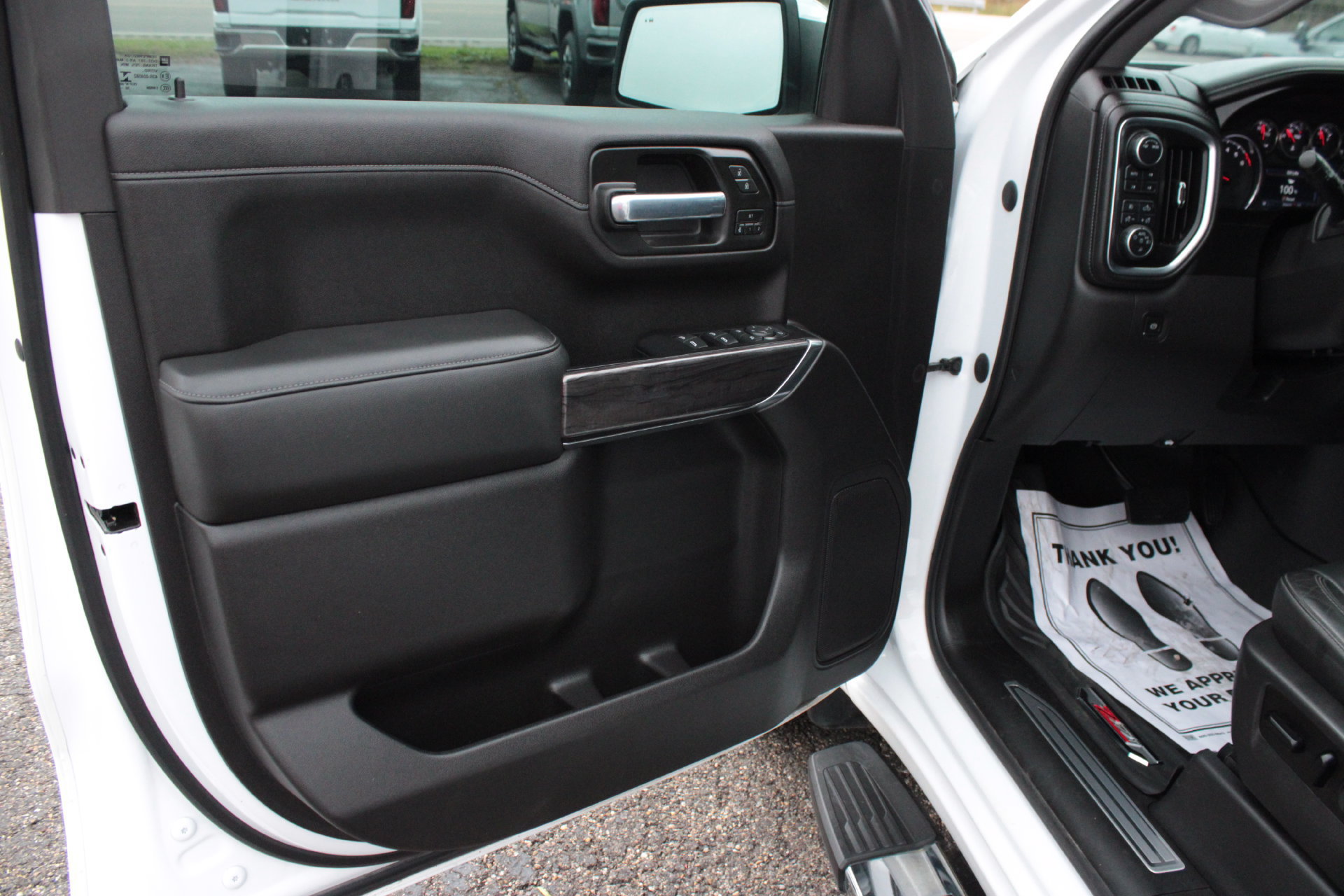 Used 2020 Chevrolet Silverado 1500 LTZ AWD/4WD image 14