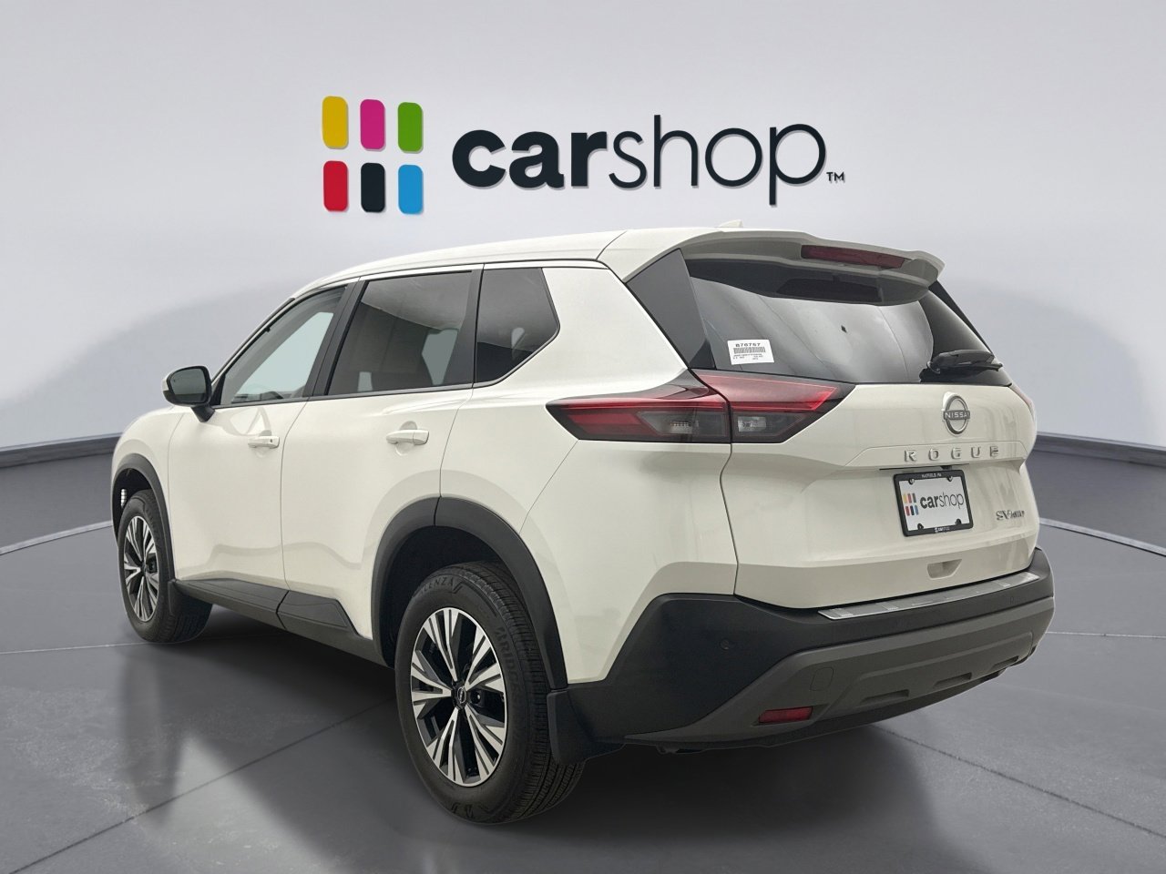 Used 2023 Nissan Rogue SV image 3