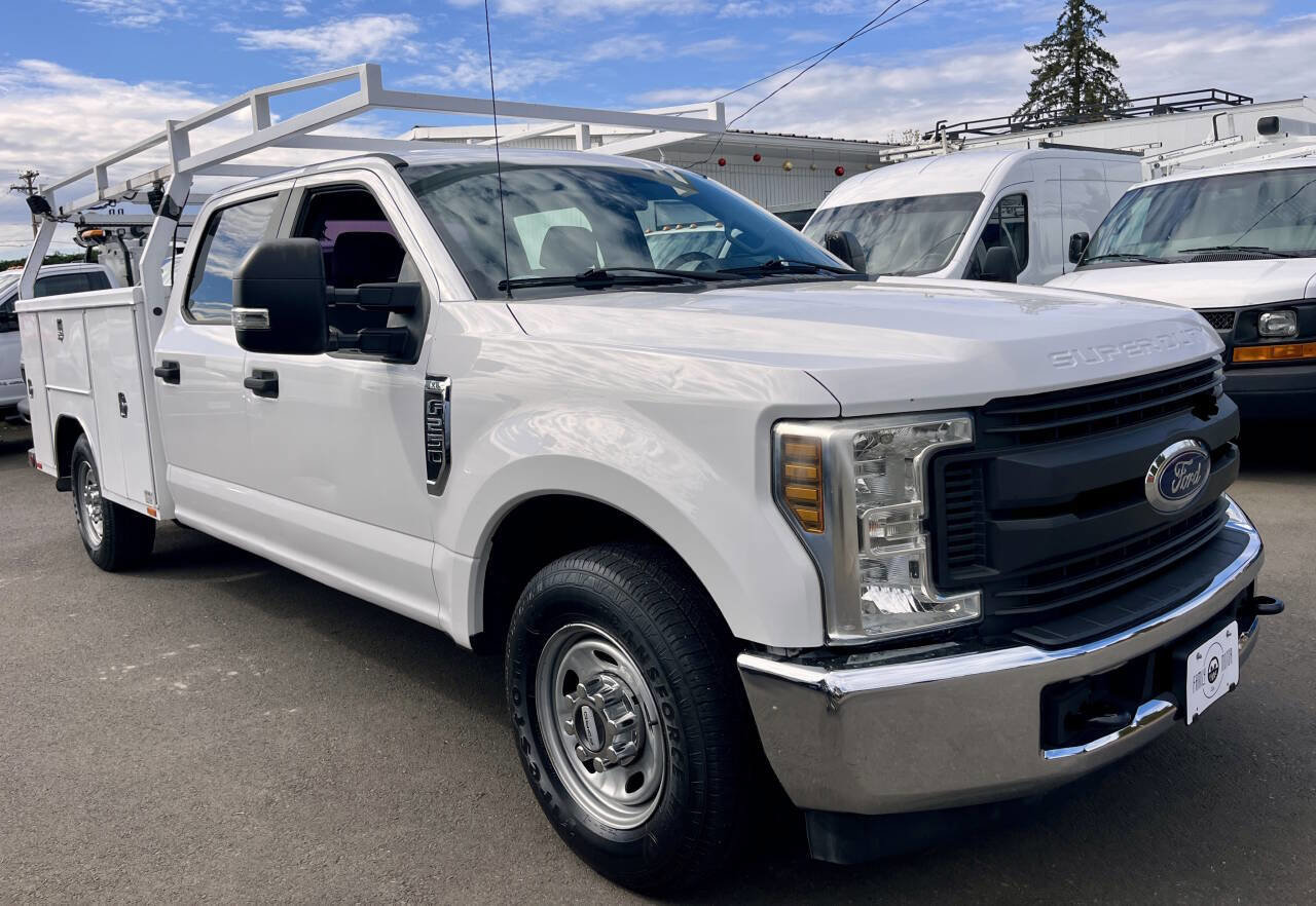 Used 2018 Ford F250 XL w/ Power Equipment Group RWD image 4