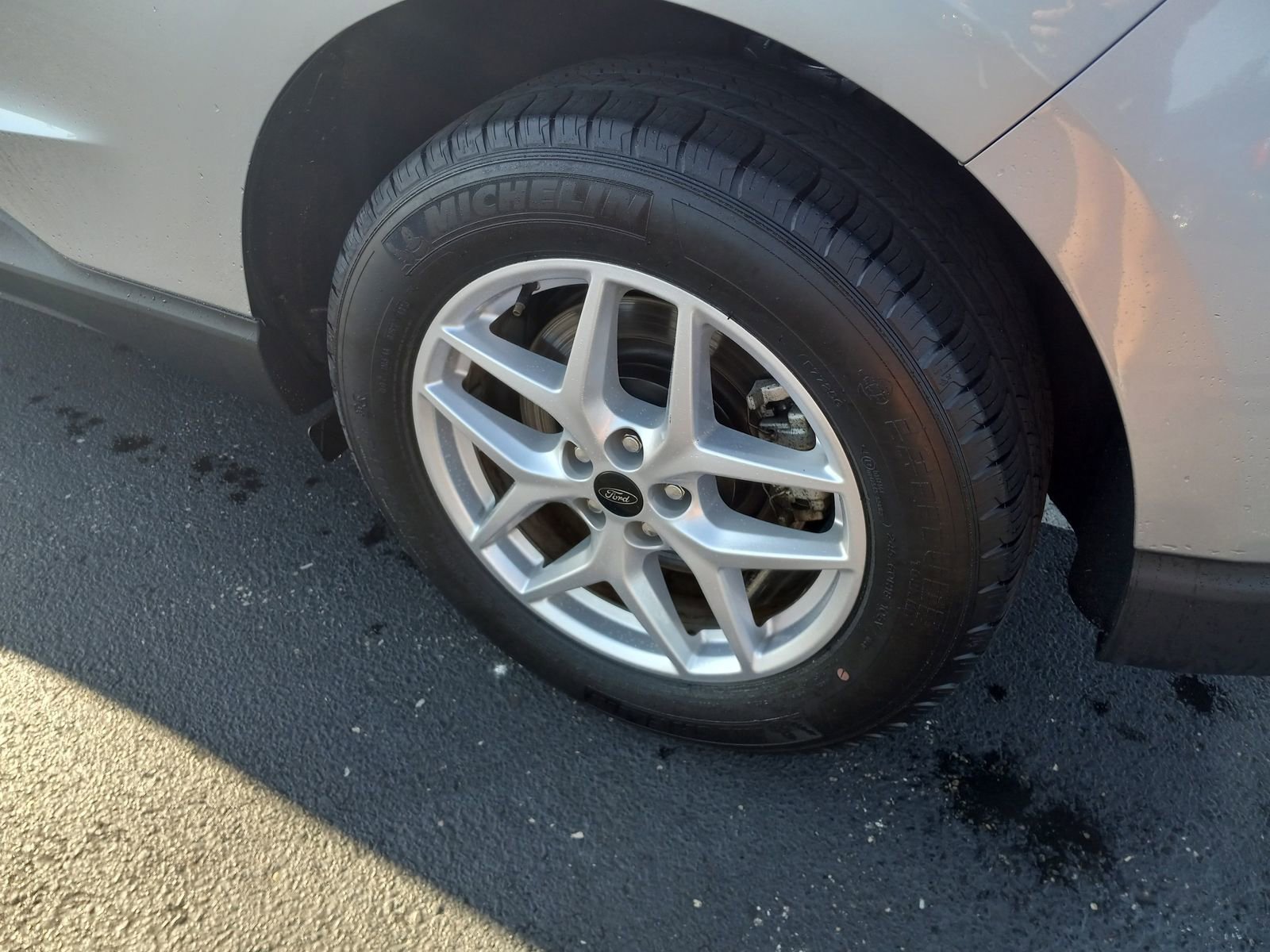 Used 2024 Ford Edge SEL image 11