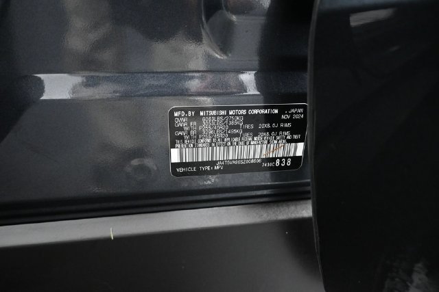 Used 2025 Mitsubishi Outlander SE AWD/4WD image 34
