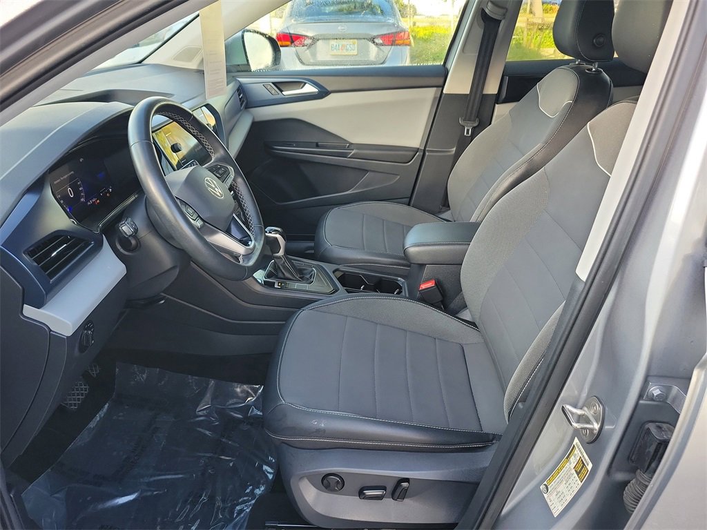 Certified 2023 Volkswagen Taos SE w/ Black Wheel Package image 13