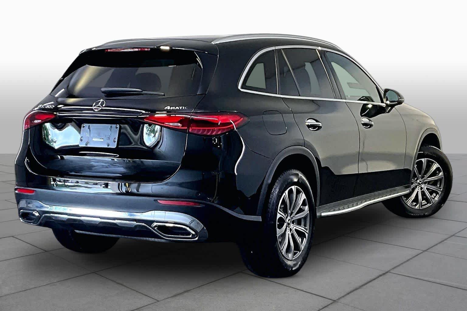 Used 2024 Mercedes-Benz GLC 300 4MATIC image 13
