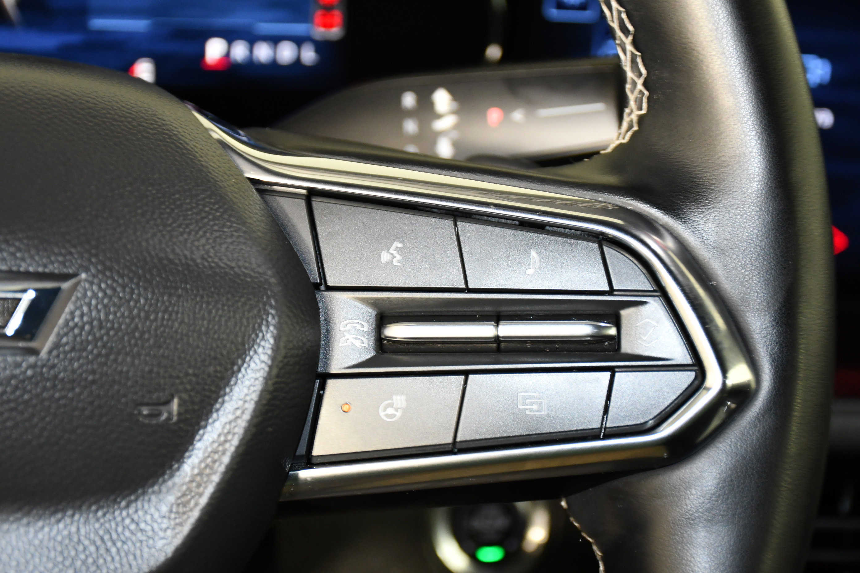 Used 2025 Chevrolet Traverse Z71 image 21