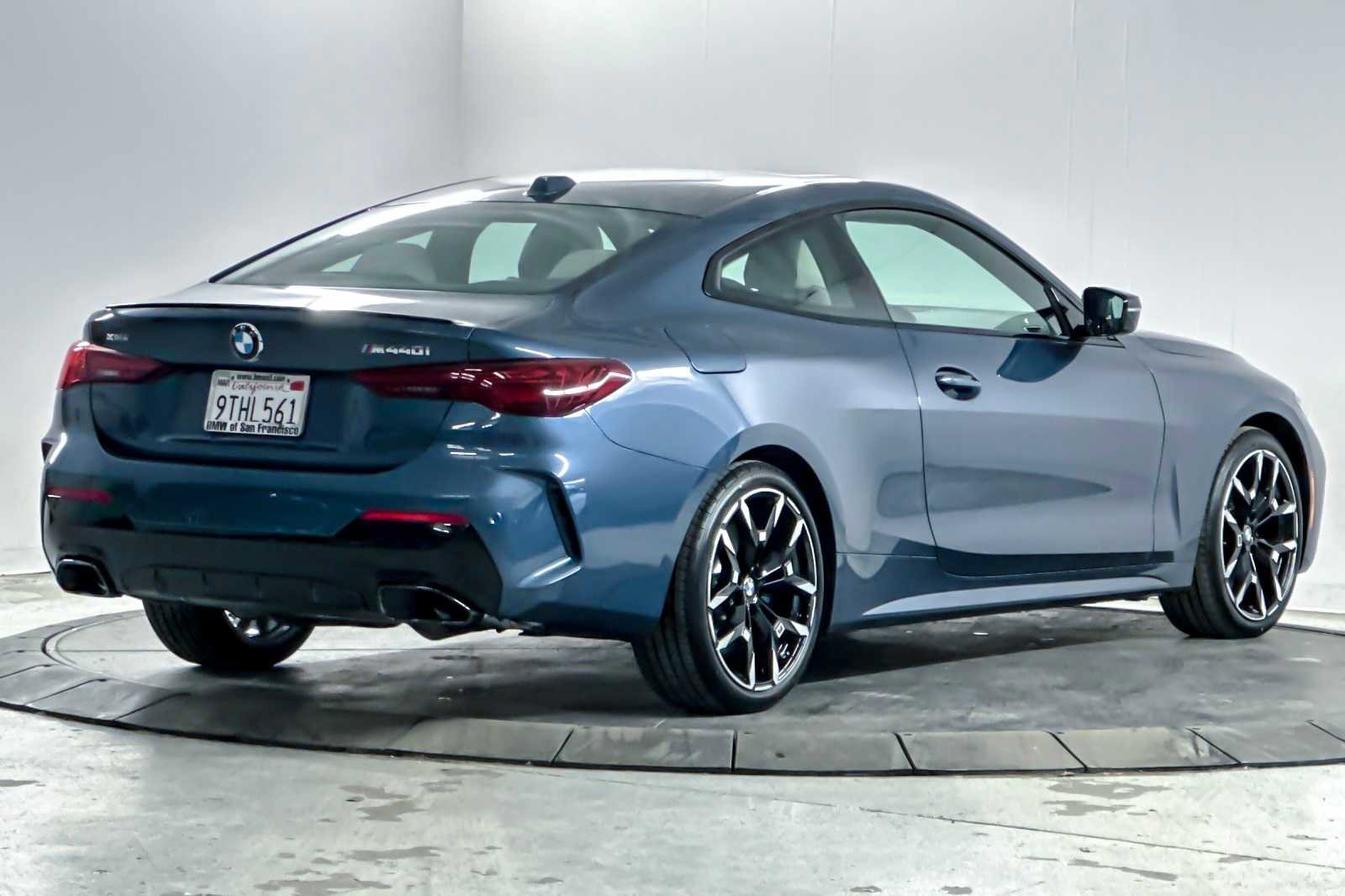 Used 2025 BMW 440i xDrive Coupe w/ Premium Package image 2