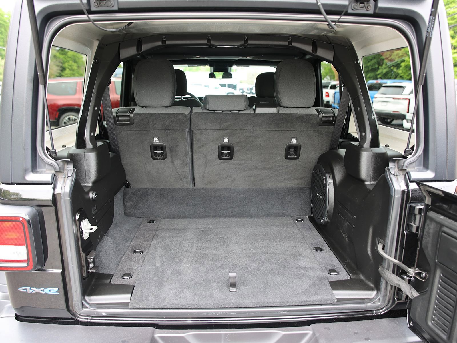 Used 2024 Jeep Wrangler Unlimited AWD/4WD image 17