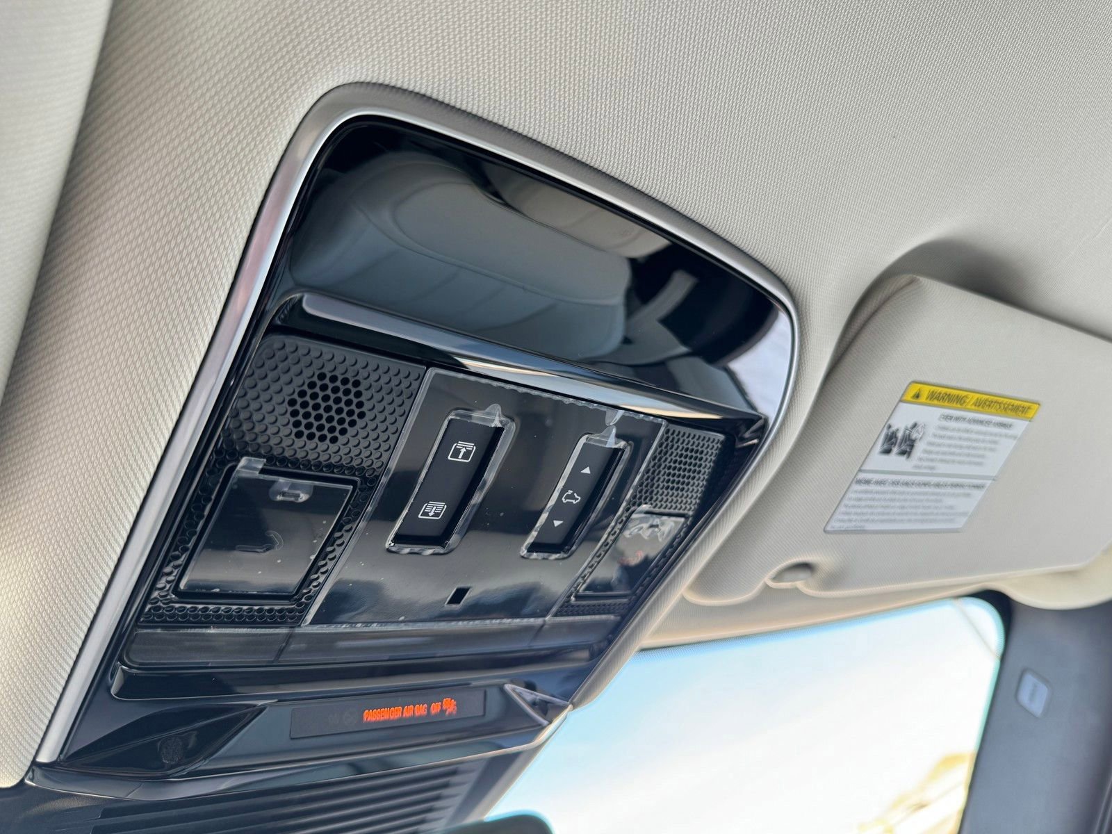 New 2026 Land Rover Range Rover SE image 15