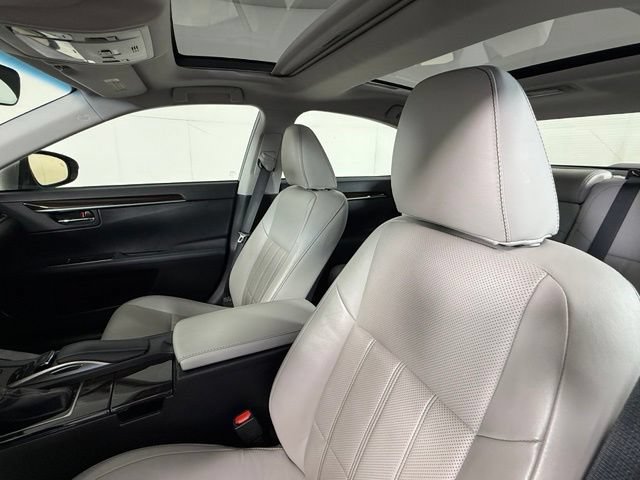 Used 2018 Lexus ES 350 w/ Luxury Package w/Wood Trim FWD image 16