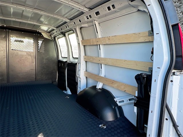 Used 2024 GMC Savana 2500 w/ Driver Convenience Package image 30
