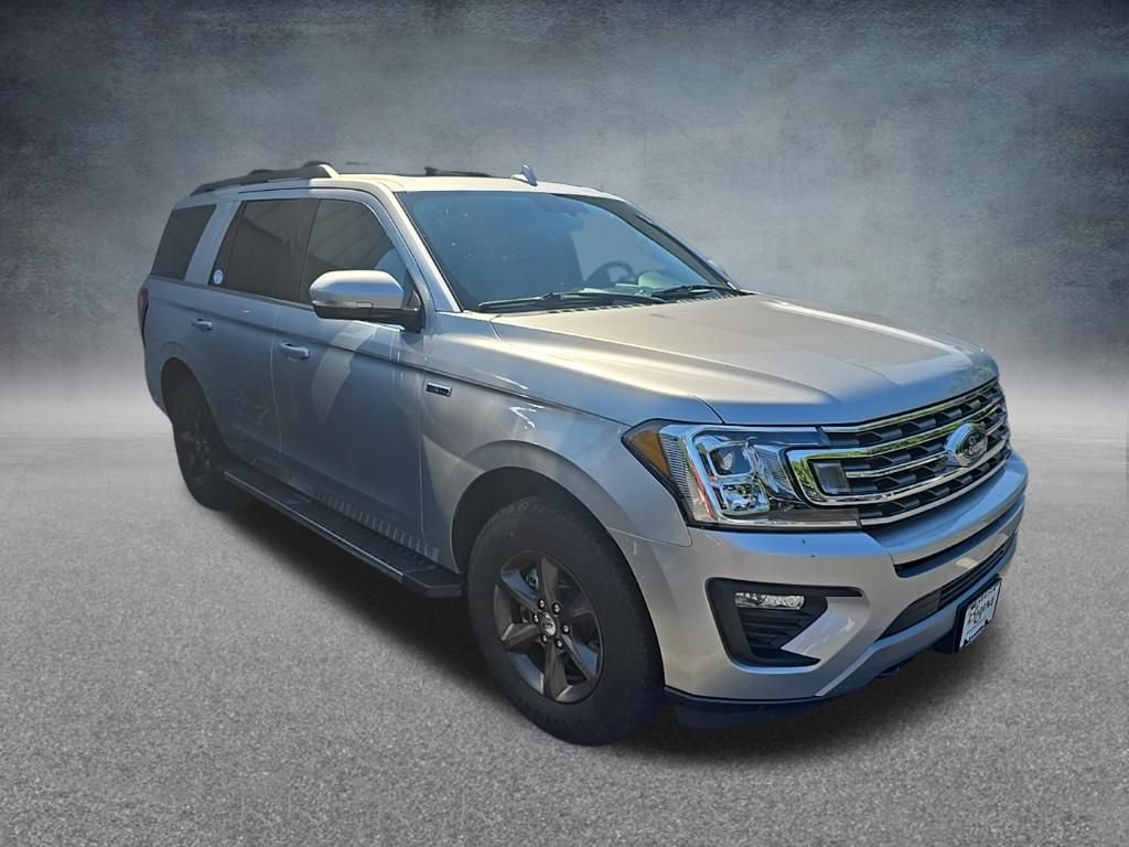 Used 2019 Ford Expedition XLT w/ Equipment Group 202A AWD/4WD image 9