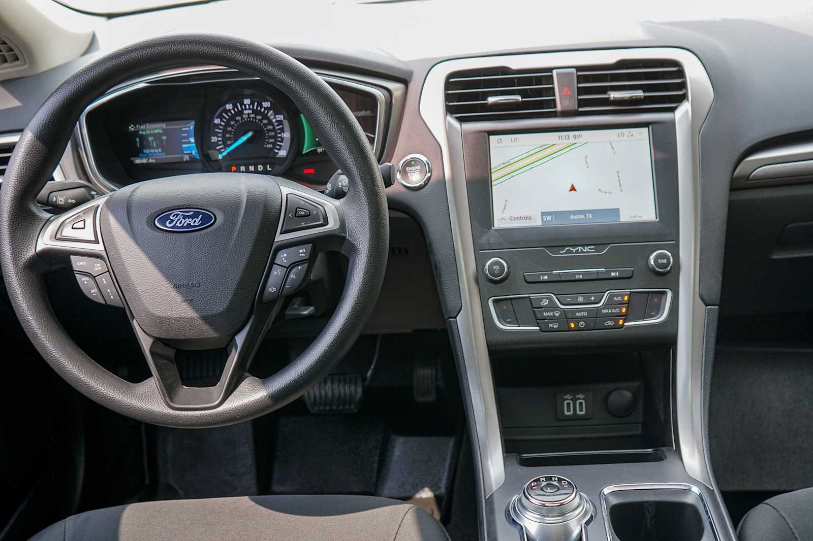 Used 2020 Ford Fusion SE FWD image 22