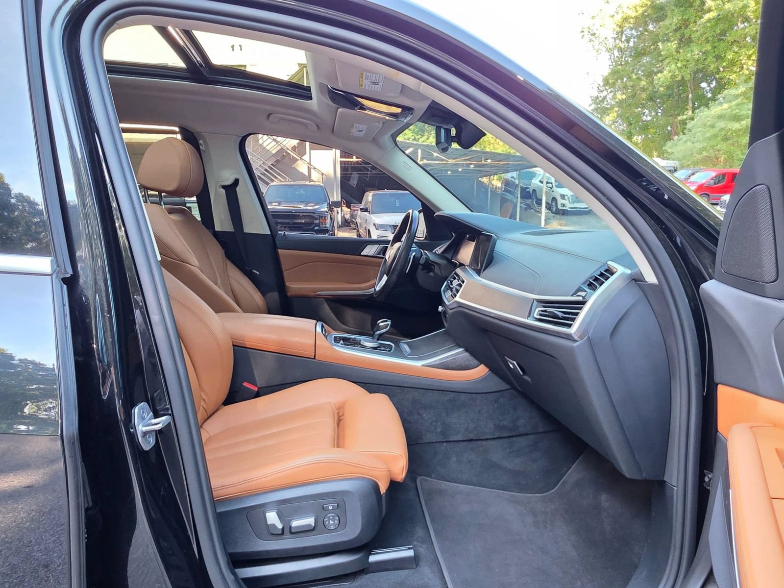 Used 2022 BMW X7 xDrive40i w/ Premium Package AWD/4WD image 43