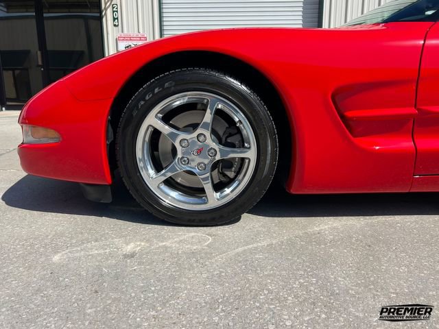 Used 2001 Chevrolet Corvette Coupe w/ Preferred Equipment Group2 image 30