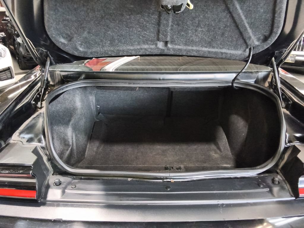 Used 2018 Dodge Challenger SXT w/ Blacktop Package image 6