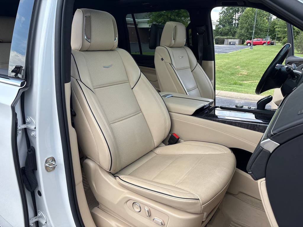 Certified 2021 Cadillac Escalade ESV Premium Luxury AWD/4WD image 65