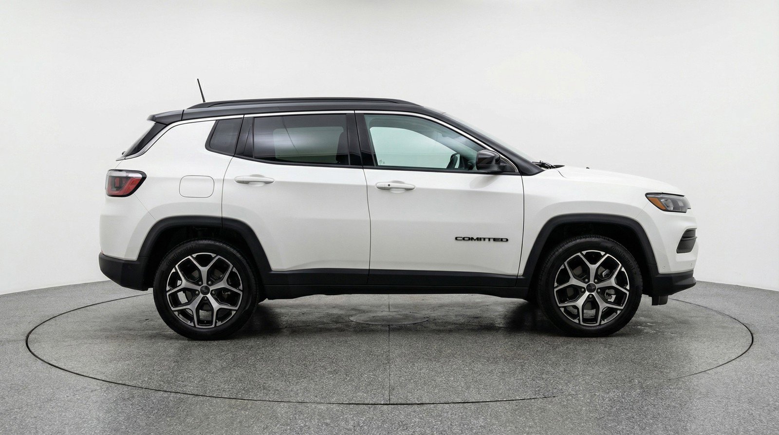 Used 2025 Jeep Compass Limited image 11