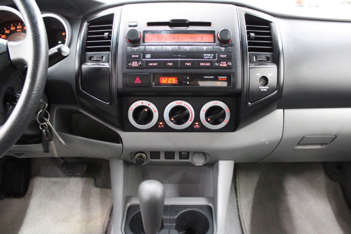 Used 2010 Toyota Tacoma 2WD Access Cab image 16