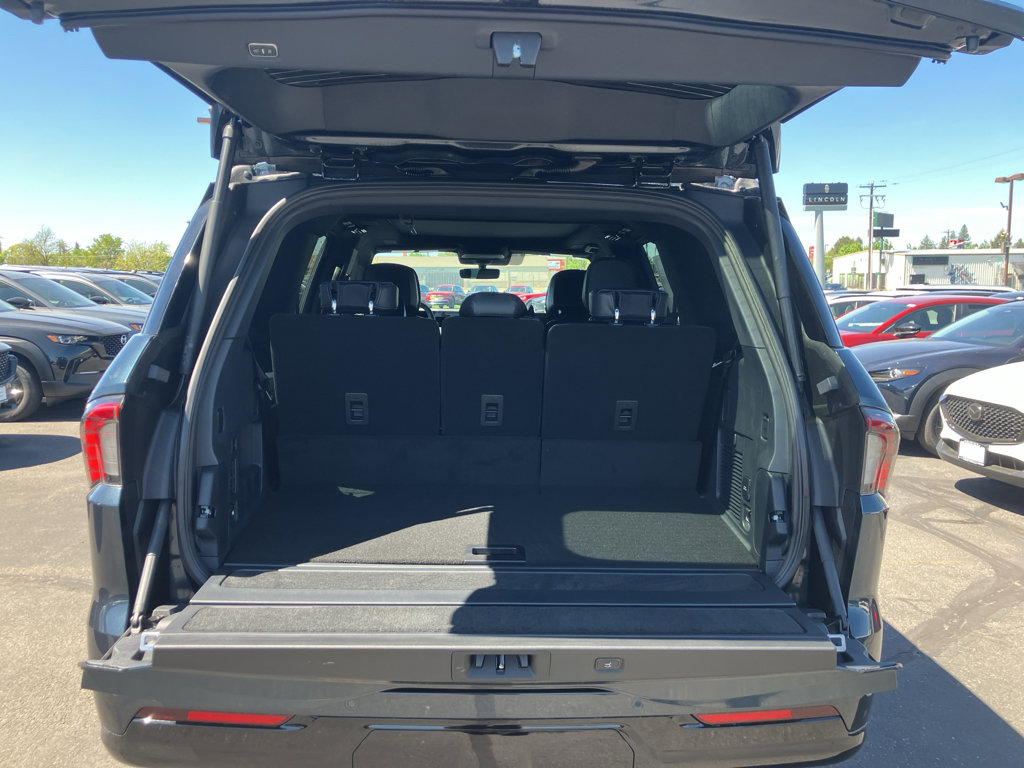 New 2026 Lincoln Navigator Reserve AWD/4WD image 7