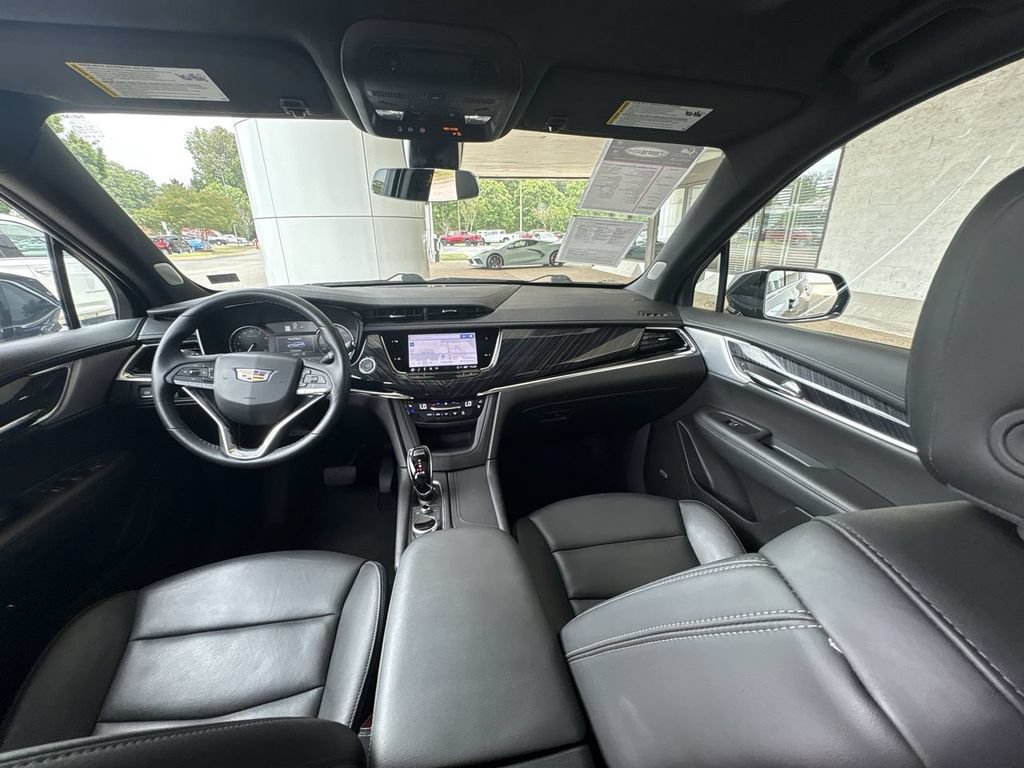 Certified 2025 Cadillac XT6 Premium Luxury AWD/4WD image 21