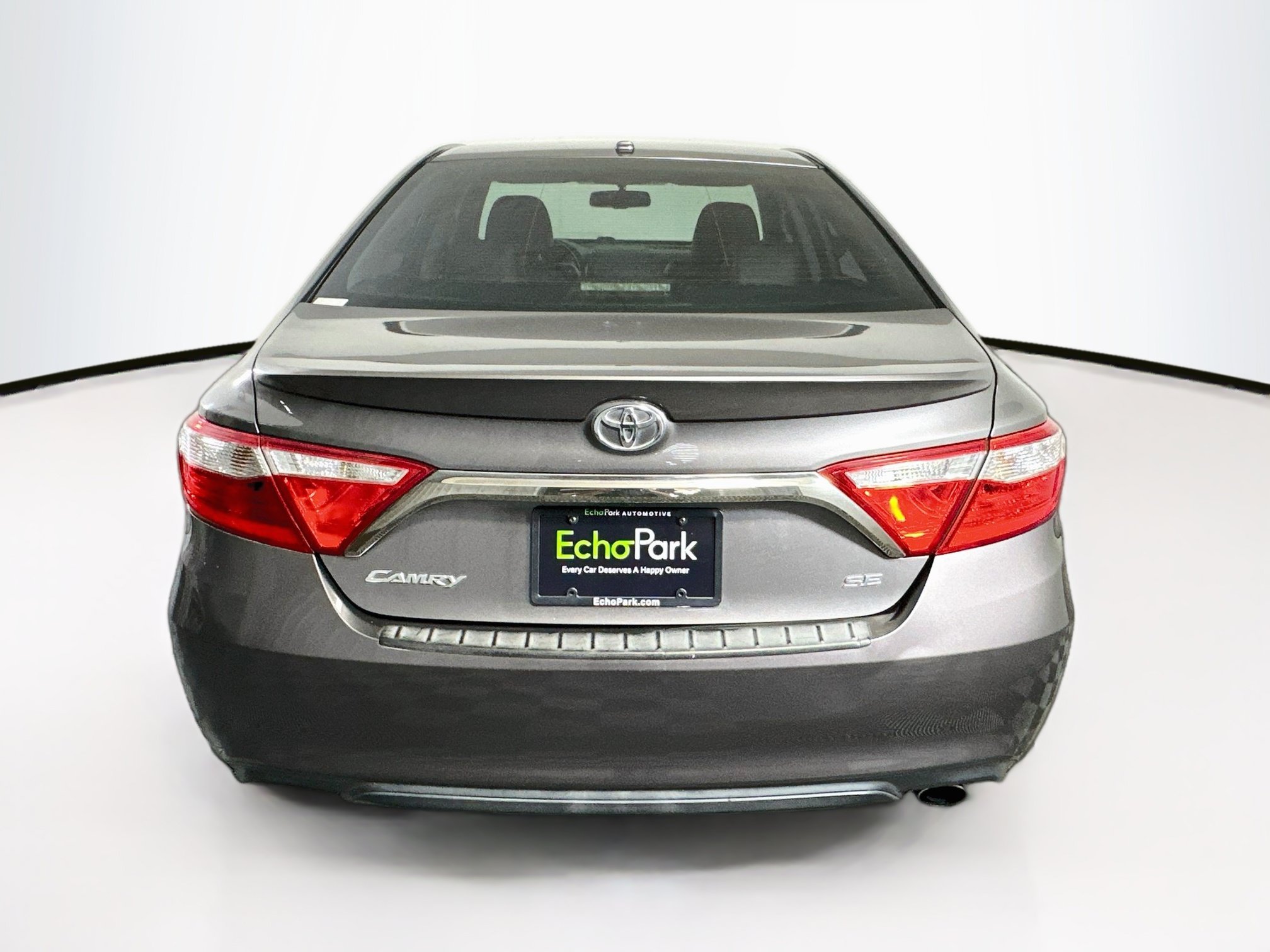 Used 2016 Toyota Camry SE w/ Moonroof Package FWD image 7