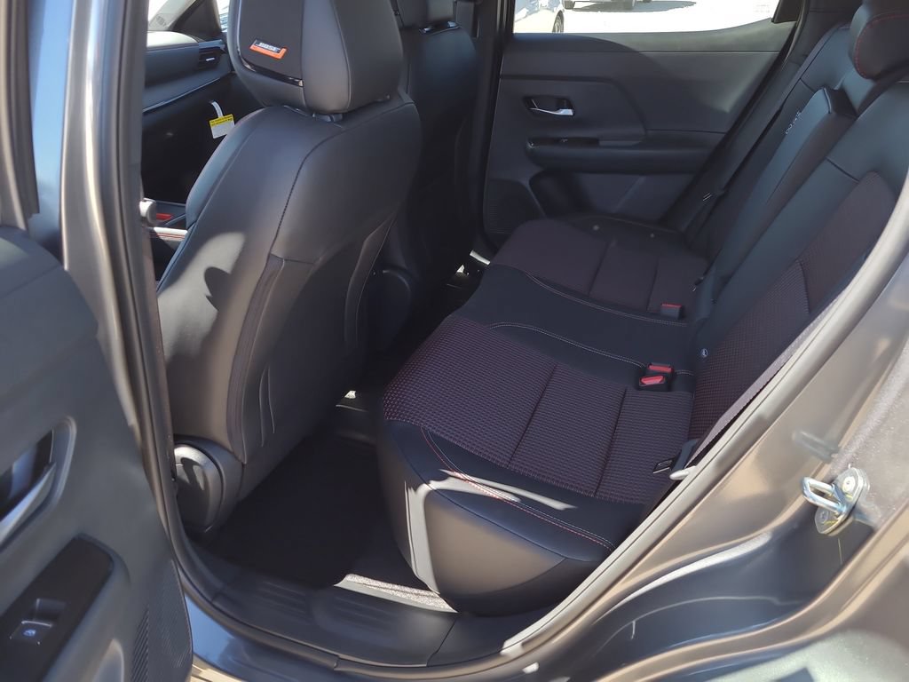 New 2026 Nissan Kicks SR w/ SR Premium Package FWD image 9